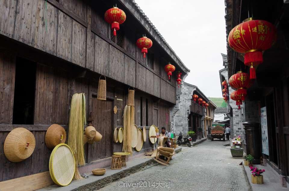 临近春节谁来带娃？
